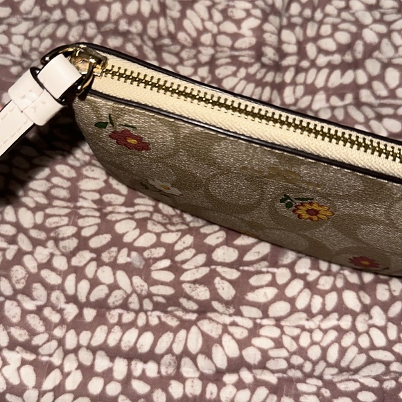 Coach Floral Corner Zip Wristlet - Picture 4 of 4